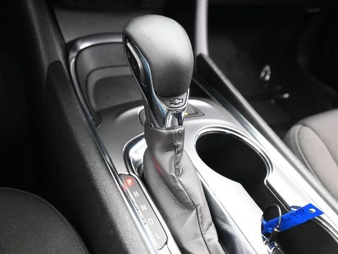 Used 2025 Chevrolet Malibu LT FWD image 22