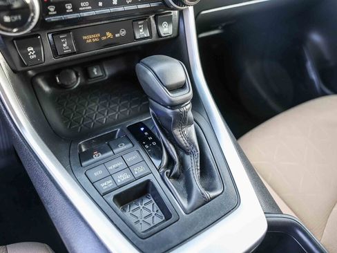 Certified 2022 Toyota RAV4 XLE w/ Convenience Package image 13