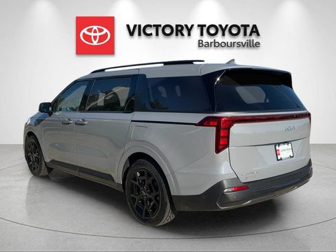 Used 2025 Kia Carnival SX w/ SX Dark Edition Package FWD image 3