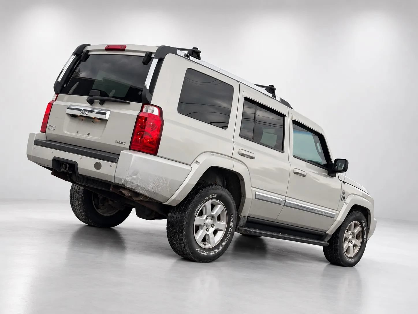 Used 2008 Jeep Commander Limited AWD/4WD image 3