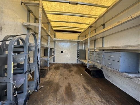 Used 2016 GMC Savana 3500 RWD image 9