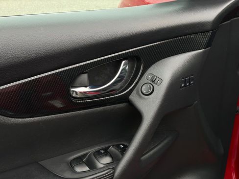 Certified 2017 Nissan Rogue SL w/ SL Premium Package image 12