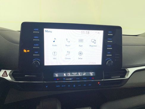 Used 2024 Toyota Sienna XLE image 61