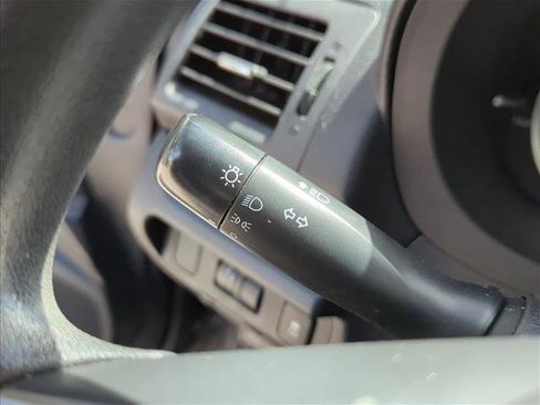 Used 2012 Subaru Impreza 2.0i image 17