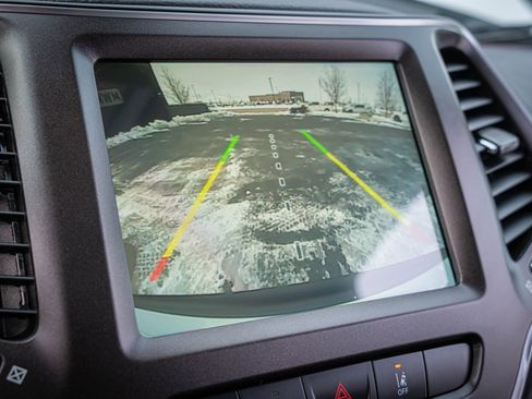 Used 2021 Jeep Cherokee Trailhawk image 21