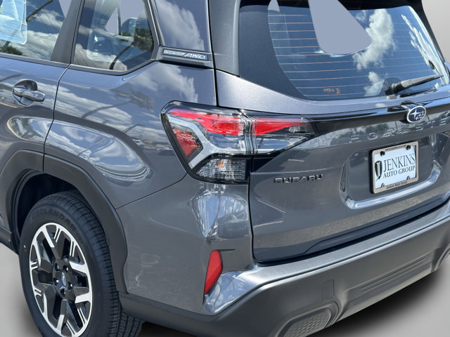 Used 2025 Subaru Forester AWD/4WD image 33