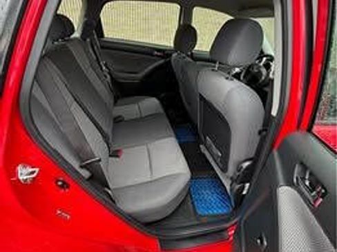 Used 2006 Toyota Matrix XR image 3