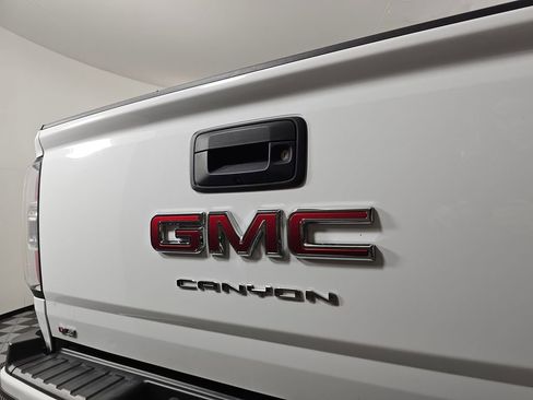 Used 2022 GMC Canyon Elevation image 15
