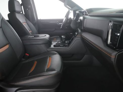Used 2022 GMC Sierra 1500 AT4 w/ AT4 Premium Package AWD/4WD image 32