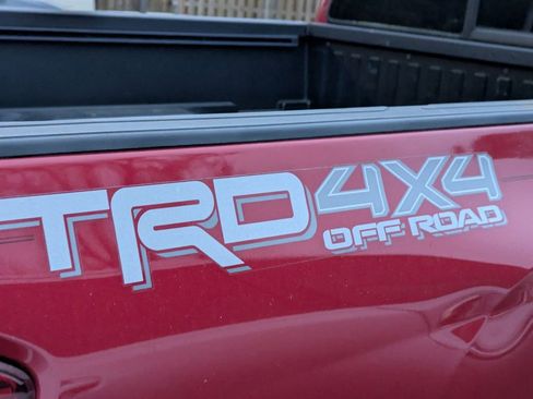 Used 2017 Toyota Tacoma TRD Off-Road w/ Tow Package image 8