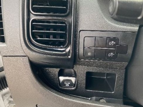 Used 2024 RAM ProMaster 2500 w/ Convenience Group FWD image 18