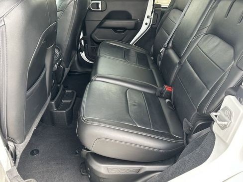 Certified 2022 Jeep Wrangler Unlimited Sahara w/ Cold Weather Group image 15