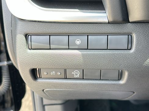 Certified 2023 Nissan Rogue SV AWD/4WD image 13