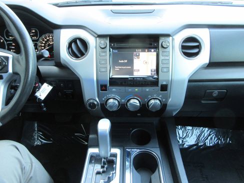 Used 2019 Toyota Tundra SR5 AWD/4WD image 35