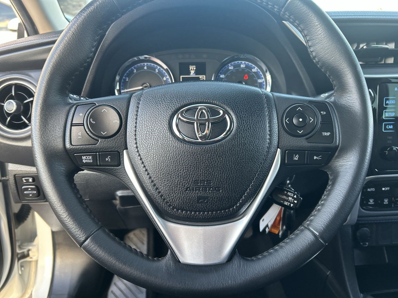 Used 2018 Toyota Corolla SE w/ Carpet Mat Package (TMS) FWD image 19