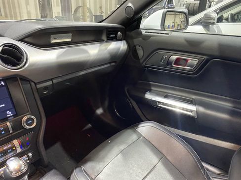 Used 2019 Ford Mustang Premium RWD image 4