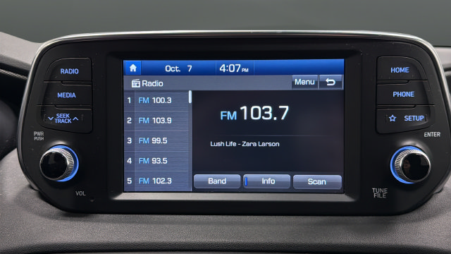 Used 2019 Hyundai Santa Fe SE AWD/4WD image 14