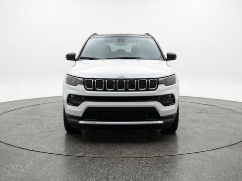 Used 2025 Jeep Compass Limited image 2