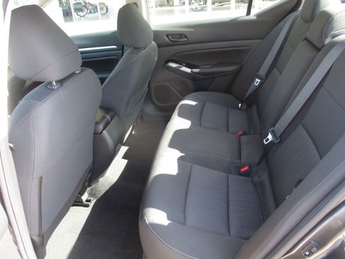 Used 2023 Nissan Altima 2.5 SV image 7