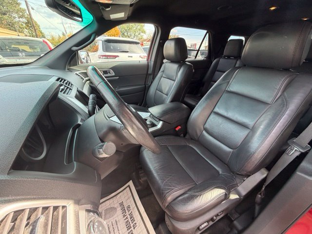 Used 2015 Ford Explorer XLT w/ Equipment Group 202B AWD/4WD image 10