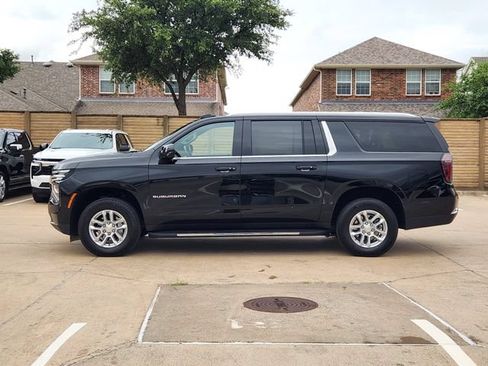 Used 2025 Chevrolet Suburban LS RWD image 12