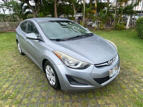 Used 2016 Hyundai Elantra SE FWD image 1