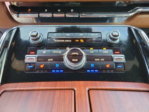 Used 2023 Lincoln Navigator Reserve image 13