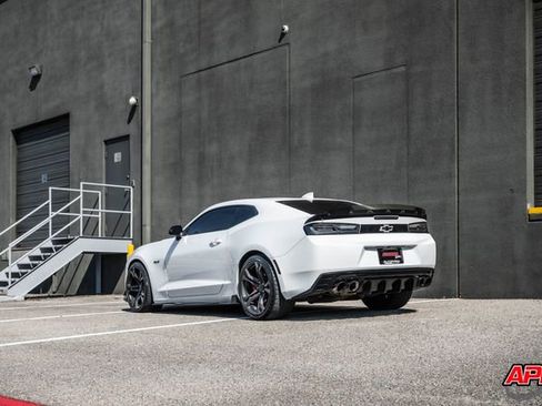 Used 2018 Chevrolet Camaro SS image 43