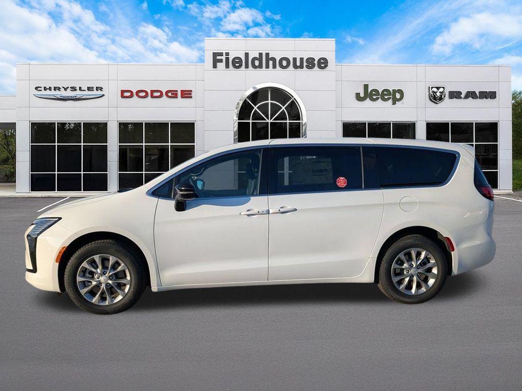 New 2027 Chrysler Pacifica Select AWD/4WD image 8