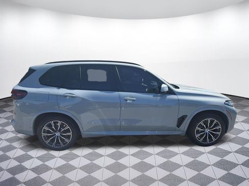 Certified 2024 BMW X5 xDrive40i w/ M Sport Package AWD/4WD image 8