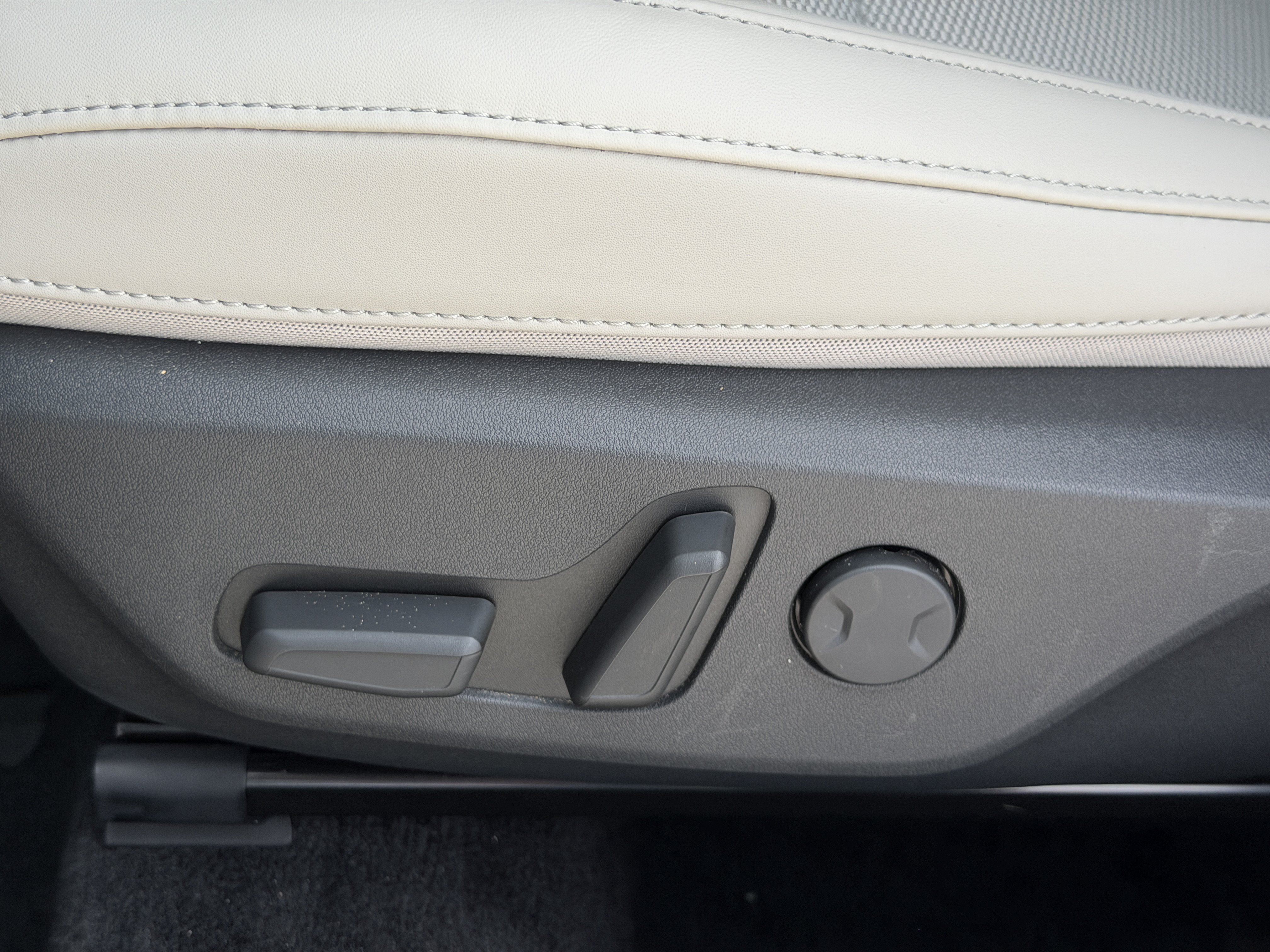 Certified 2024 Kia Niro EX Touring FWD image 18