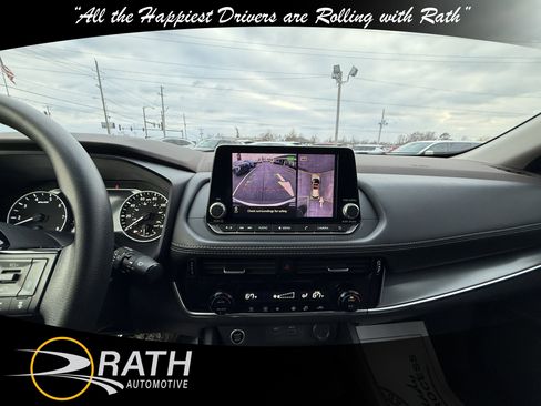 Used 2021 Nissan Rogue SV image 15