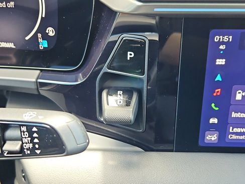 Certified 2025 Porsche Macan 4 Electric AWD/4WD image 34