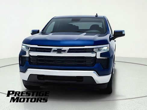 Used 2023 Chevrolet Silverado 1500 LT AWD/4WD image 3