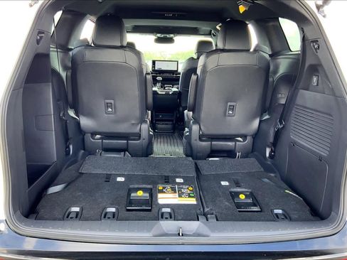 Used 2025 Toyota Sienna XSE w/ XSE Plus Package image 34