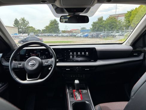Used 2026 Nissan Kicks SR AWD/4WD image 32