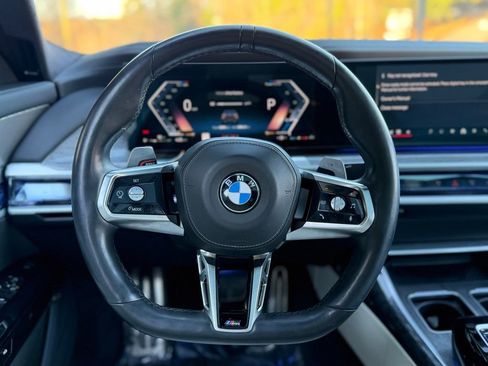 Used 2023 BMW 760i xDrive w/ Executive Package image 41