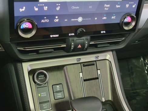 Certified 2025 Lexus GX 550 w/ Cold Area Package image 25