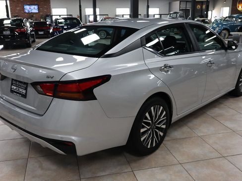 Used 2024 Nissan Altima 2.5 SV FWD image 6