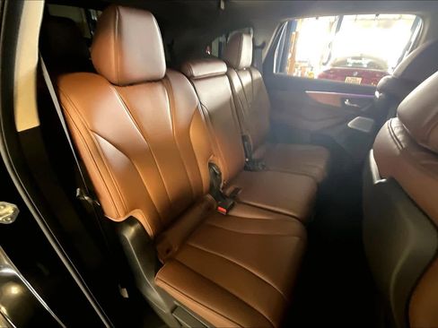 Used 2025 Acura MDX FWD w/ Technology Package image 18