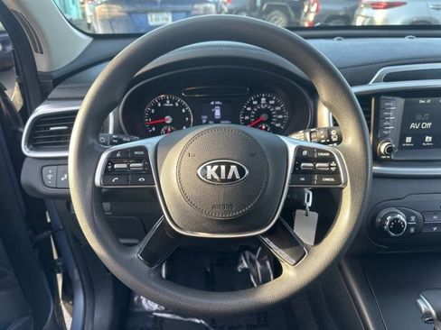 Used 2020 Kia Sorento LX image 16