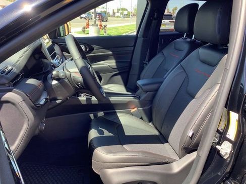 New 2025 Jeep Compass Trailhawk w/ Sun & Sound Group image 8