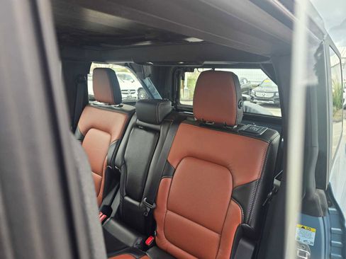 Used 2025 Ford Bronco Base image 19