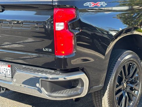 Used 2022 Chevrolet Silverado 1500 LTZ image 6