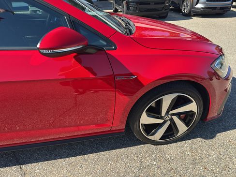 Used 2019 Volkswagen GTI SE FWD image 11