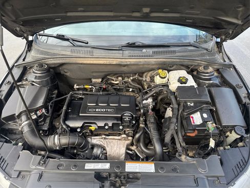 Used 2015 Chevrolet Cruze LT image 19