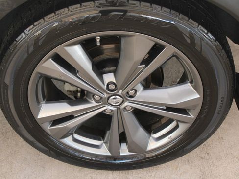 Used 2019 Nissan Murano Platinum w/ Cargo Package image 28