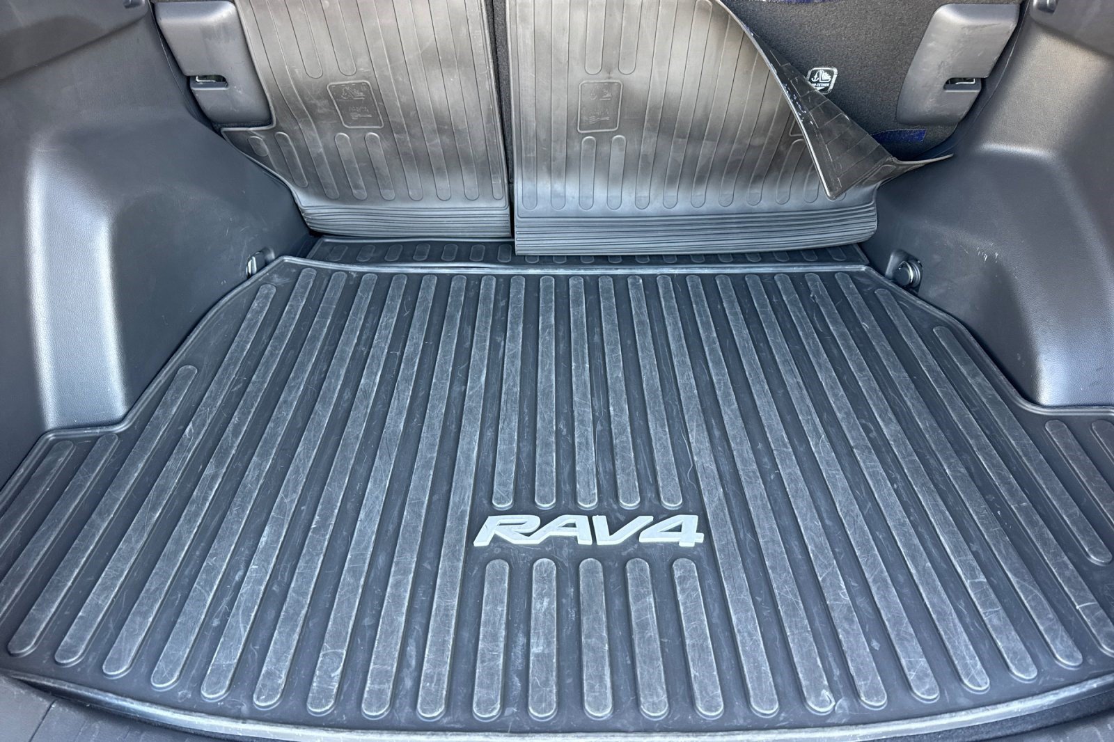 Used 2025 Toyota RAV4 XLE w/ Convenience Package AWD/4WD image 24