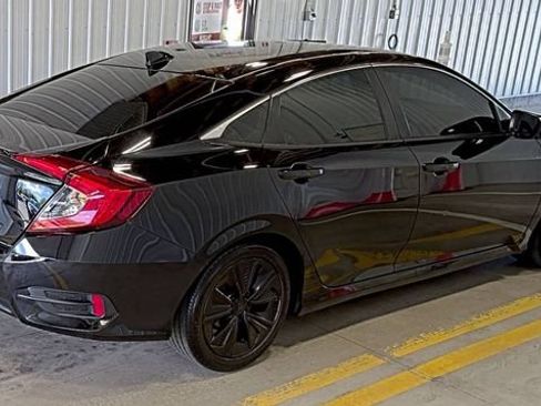 Used 2018 Honda Civic EX-T image 2
