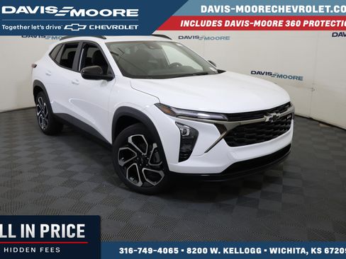 New 2026 Chevrolet Trax RS w/ Sunroof Package FWD image 1
